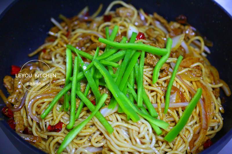 香辣牛肉炒面