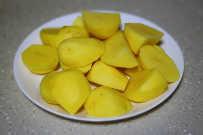 它既是蔬菜，又是主食，好吃不贵，常吃还能通肠润便！