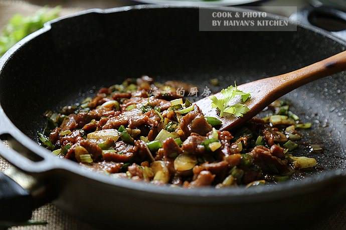 双椒芹香小炒黄牛肉