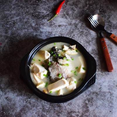 鲫鱼豆腐汤