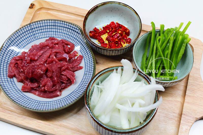 香辣牛肉炒面