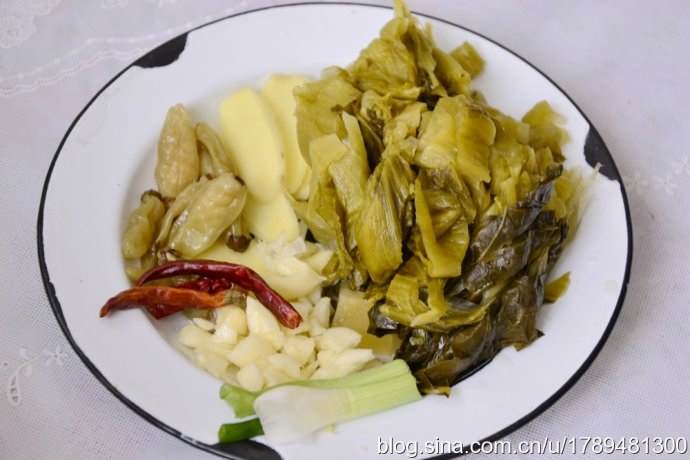 酸菜鱼片锅