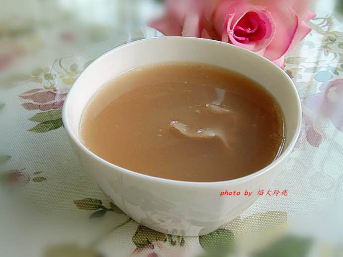 祛湿清热，强筋活络-牛大力土茯苓猪骨汤