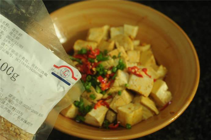 高蛋白低脂肪，减肥食谱—香辣拌豆腐
