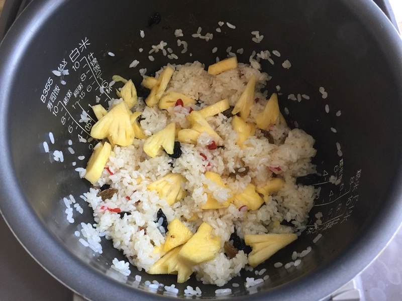 电饭锅菠萝糯米饭