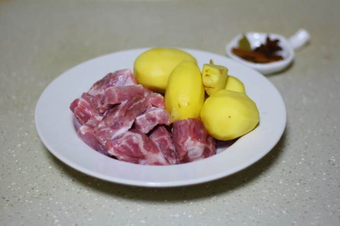它既是蔬菜，又是主食，好吃不贵，常吃还能通肠润便！