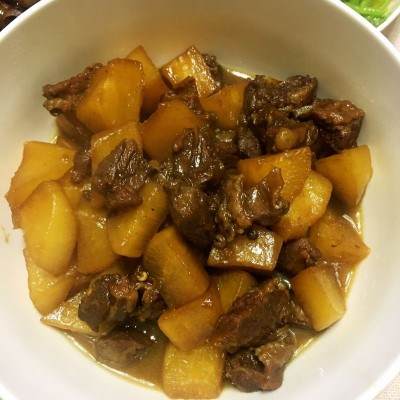 牛肉炖萝卜