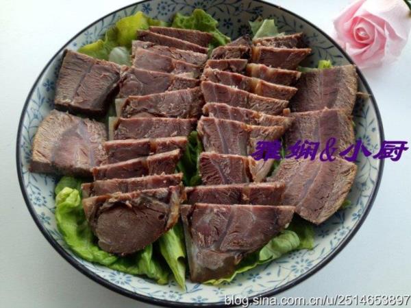 蒸饼卷牛肉