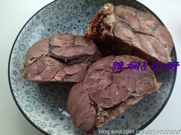 蒸饼卷牛肉