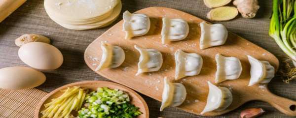 速冻饺子化了再冻上还能吃吗 饺子化了冻成一坨了怎么办
